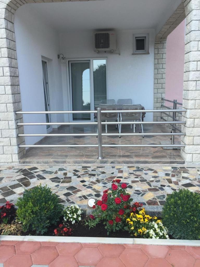 Villa Baldi -Apartmani Danny Tar-Vabriga Exteriör bild