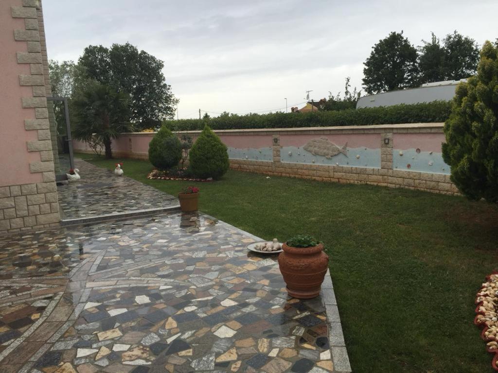 Villa Baldi -Apartmani Danny Tar-Vabriga Exteriör bild