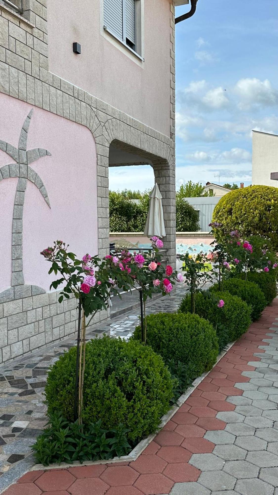 Villa Baldi -Apartmani Danny Tar-Vabriga Exteriör bild