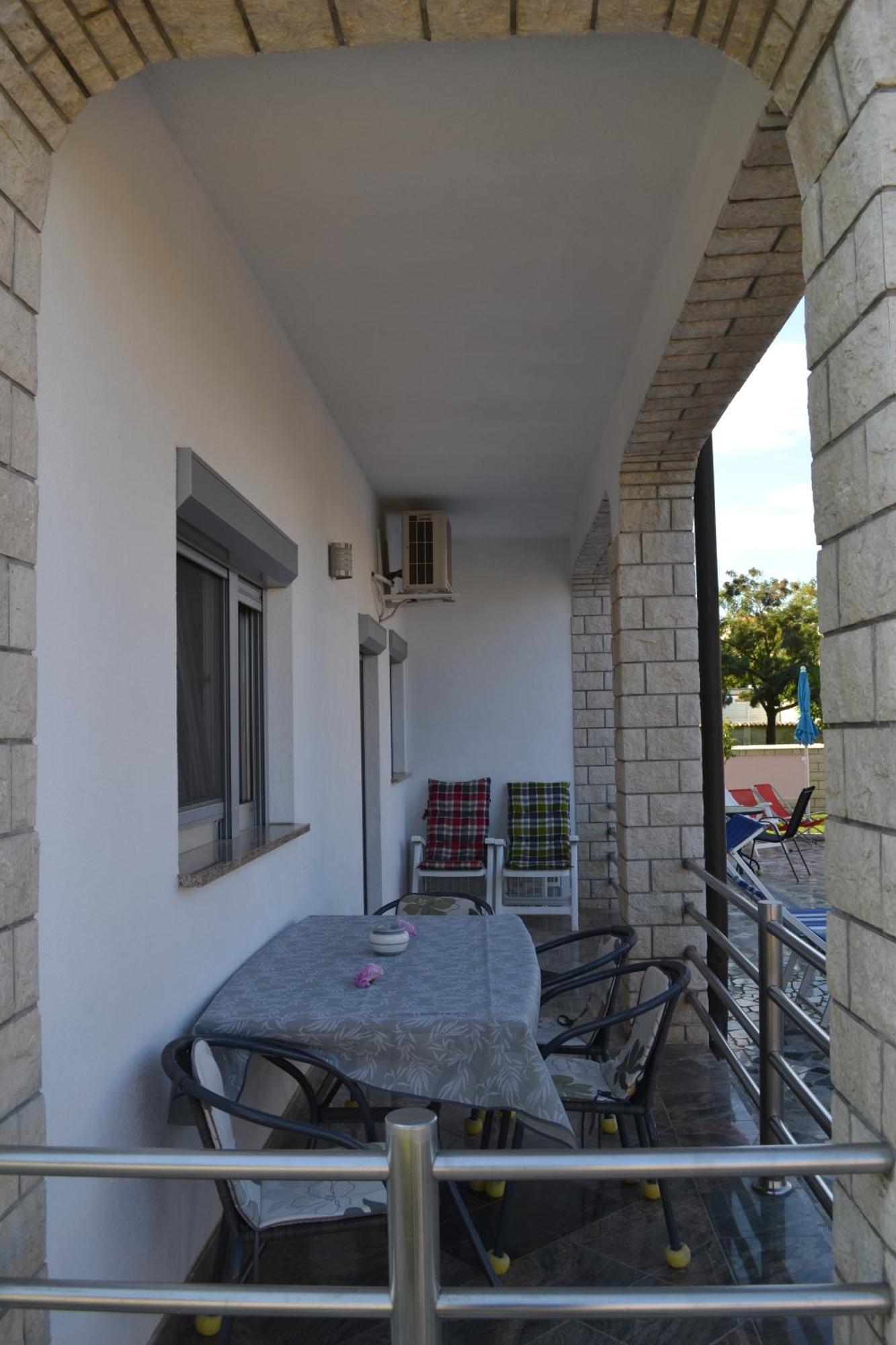Villa Baldi -Apartmani Danny Tar-Vabriga Exteriör bild