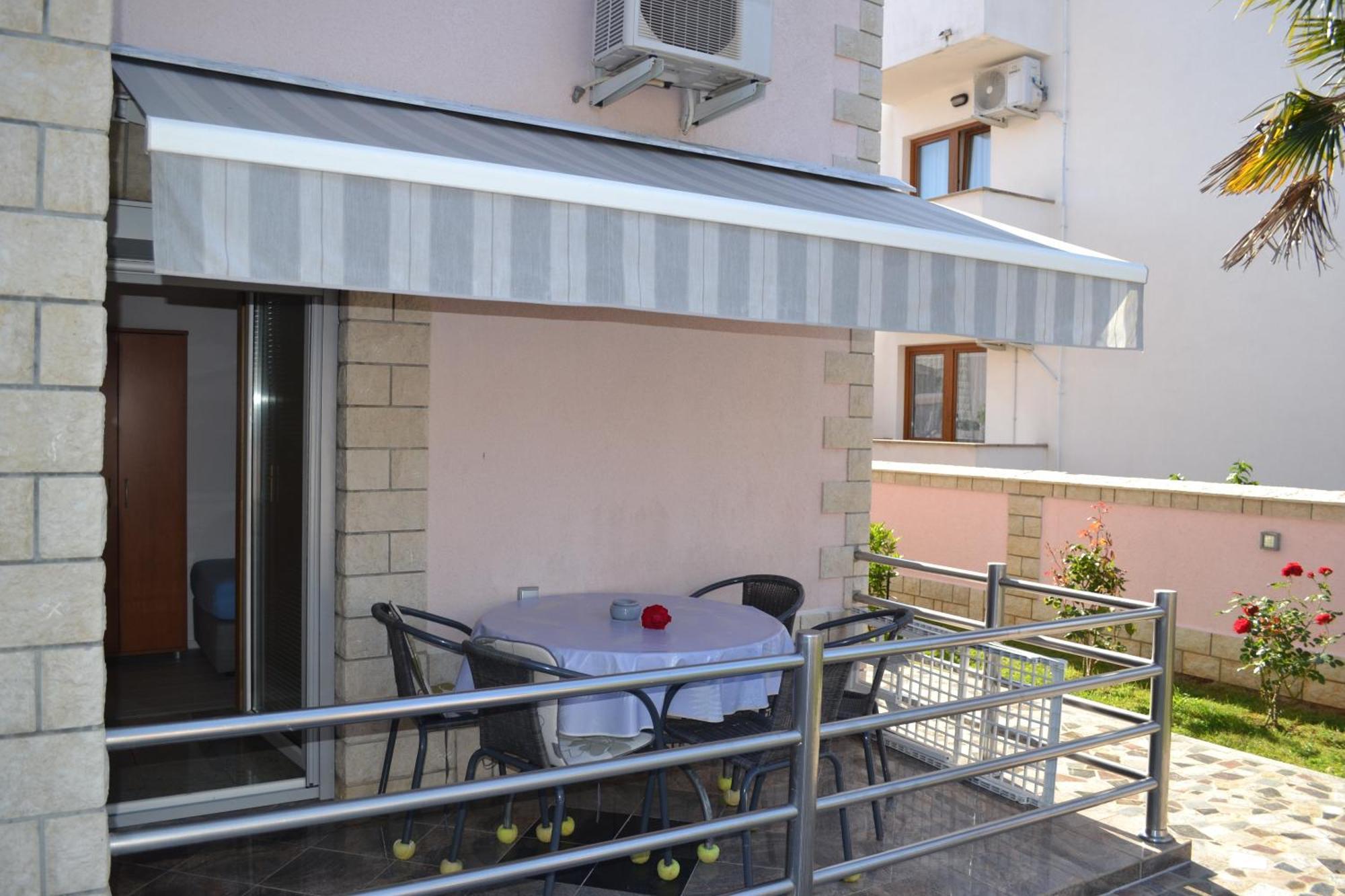 Villa Baldi -Apartmani Danny Tar-Vabriga Exteriör bild