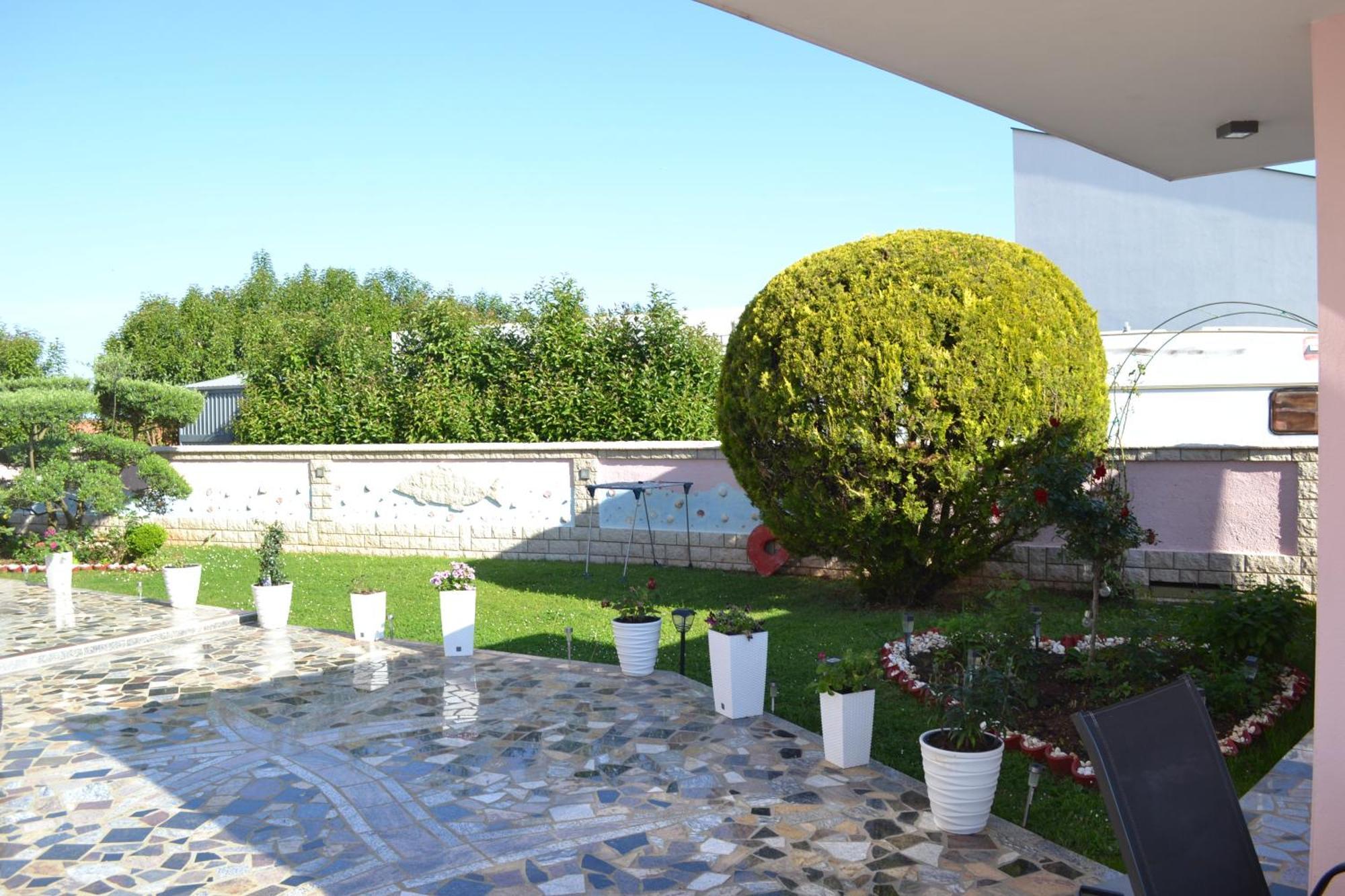 Villa Baldi -Apartmani Danny Tar-Vabriga Exteriör bild